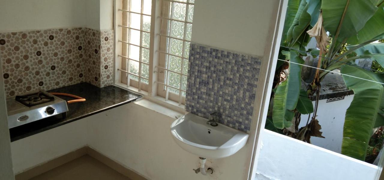 Jestine Homestay Kochi ภายนอก รูปภาพ
