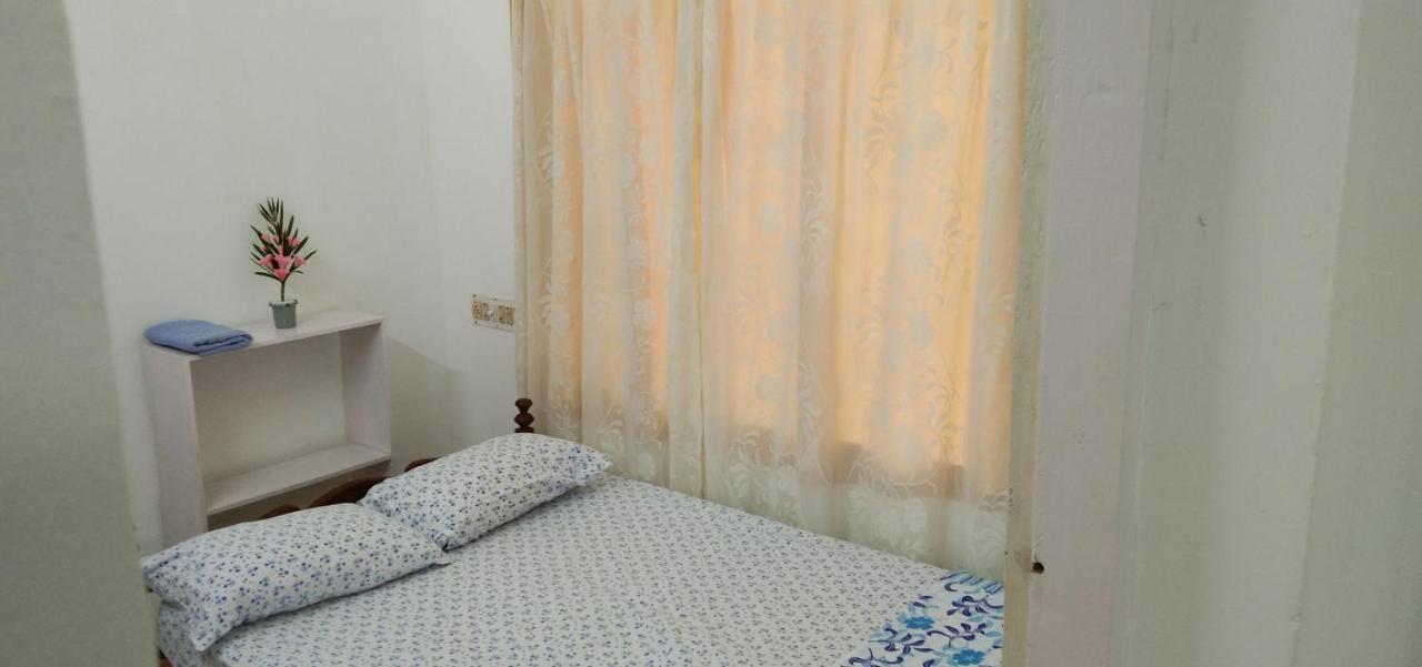 Jestine Homestay Kochi ภายนอก รูปภาพ